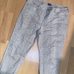 Not Your Daughter Jeans- Size 16